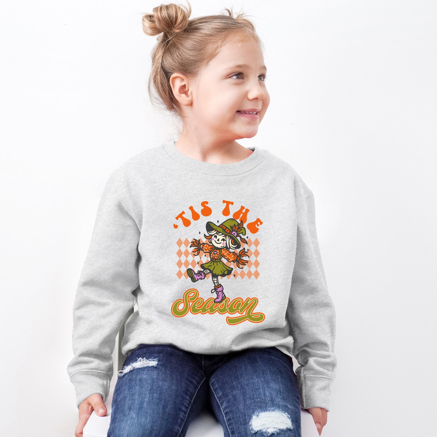 Tis The Season Scarecrow | Youth Graphic Sweatshirt