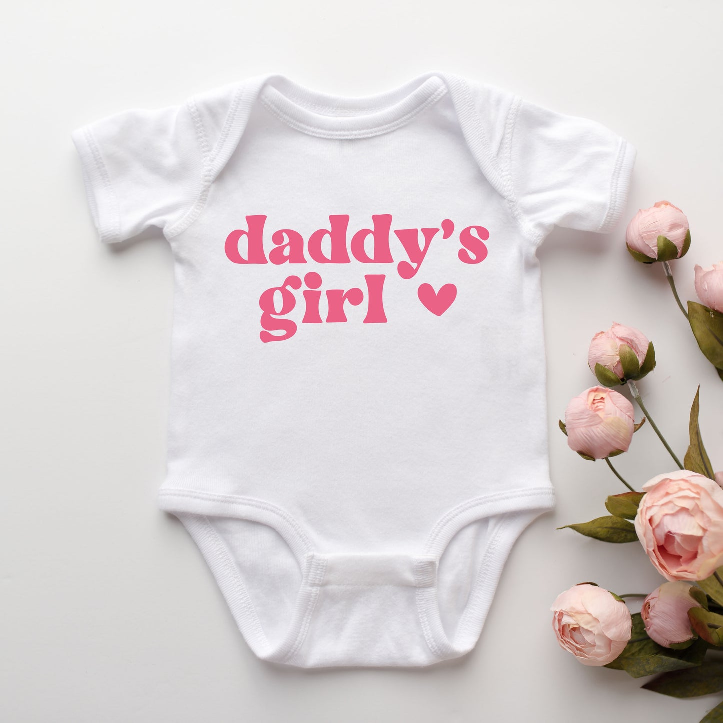 Daddy's Girl Heart | Baby Graphic Short Sleeve Onesie