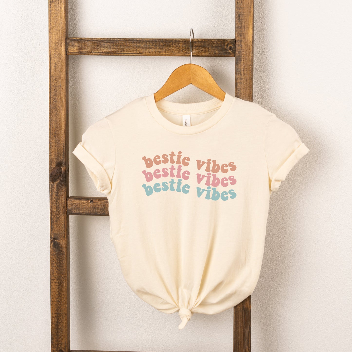 Bestie Vibes Wavy | Youth Short Sleeve Crew Neck